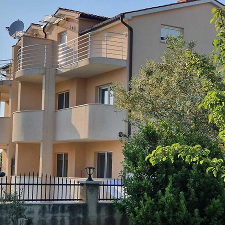 Appartments D&D Перой Стая снимка