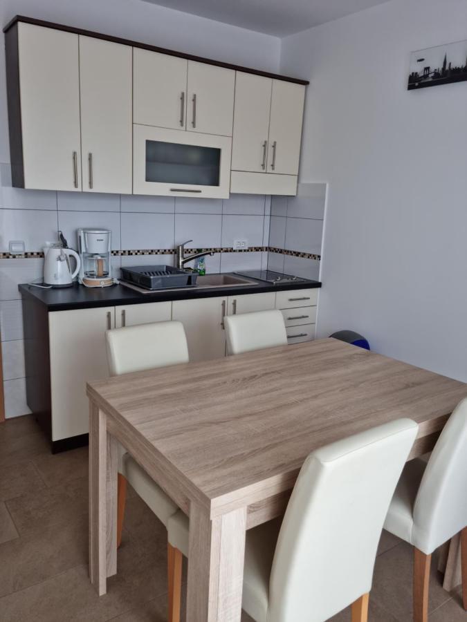 Appartments D&D Перой Екстериор снимка