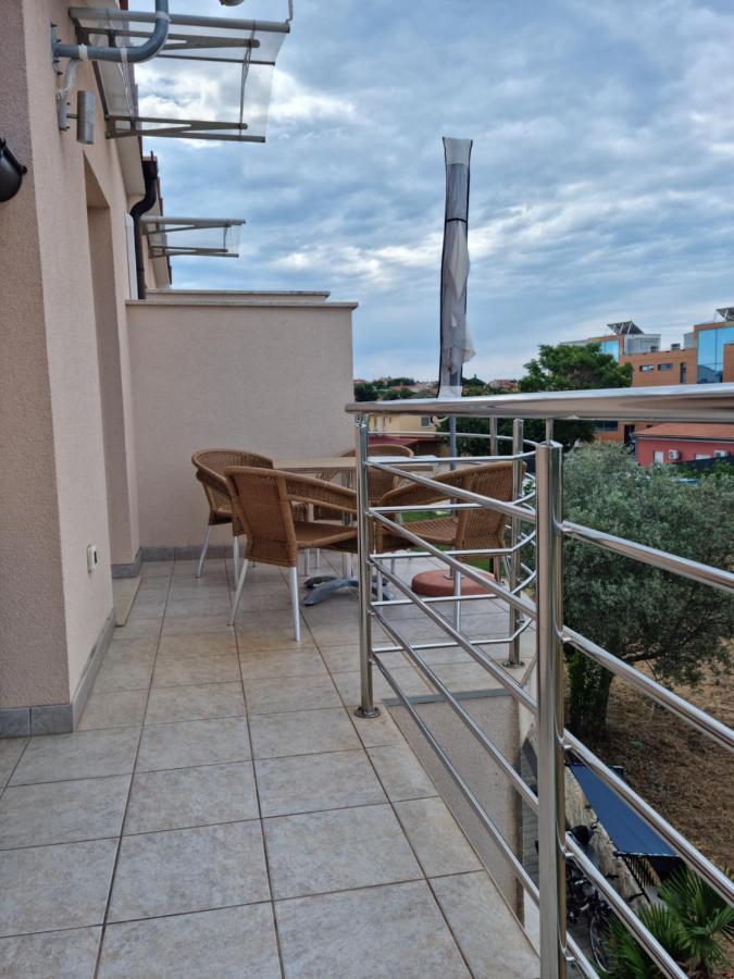 Appartments D&D Перой Екстериор снимка