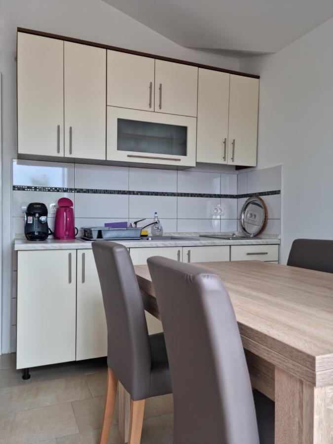 Appartments D&D Перой Екстериор снимка