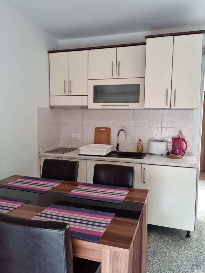 Appartments D&D Перой Екстериор снимка